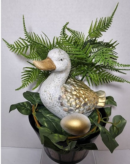 THE GOOSE THAT LAID THE GOLDEN EGG. HOME OFFICE DECOR by Dilzzy.com