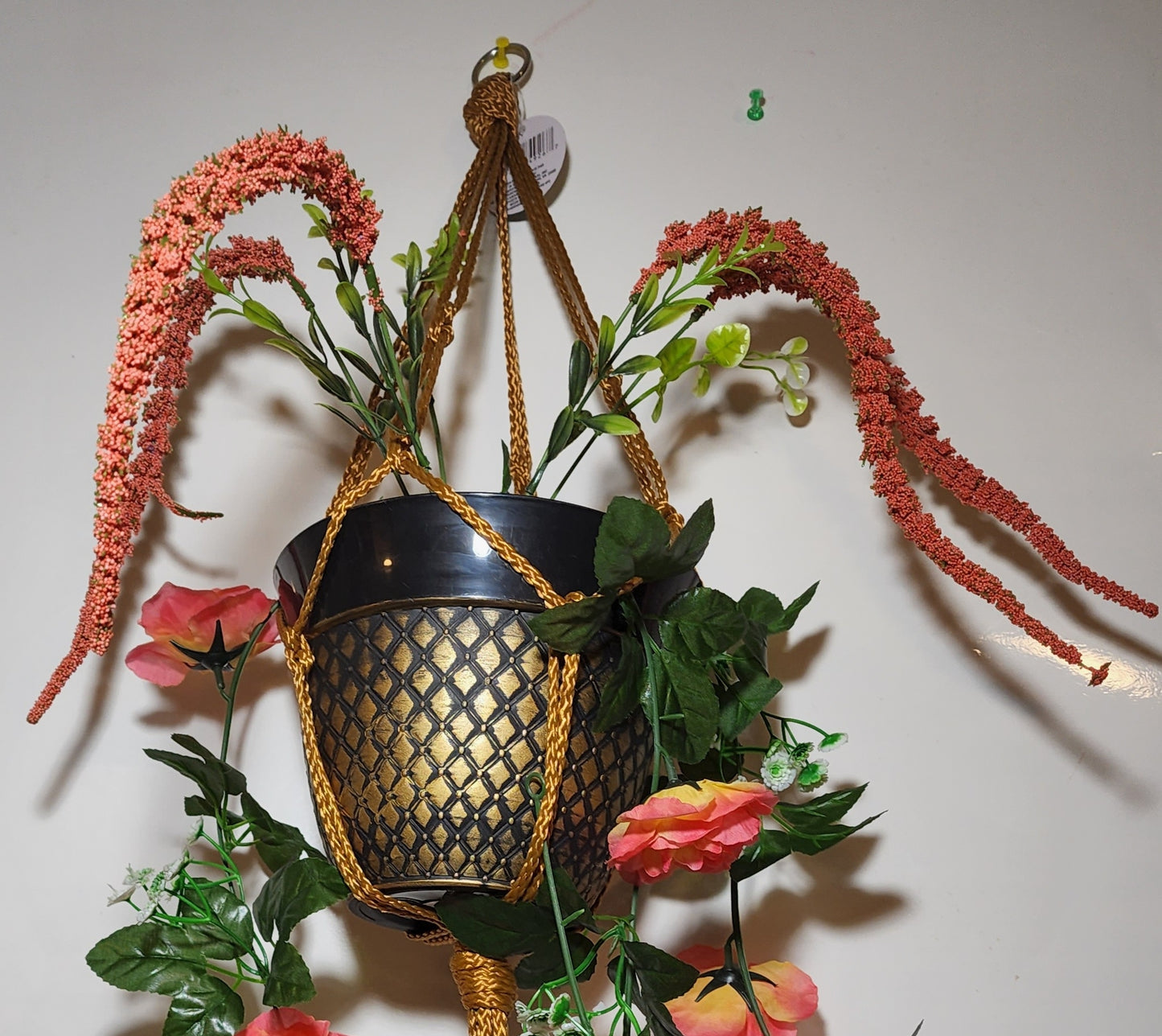 DECOR , FLORAL GOLD & BLACK HANGING POT by Dilzzy.com